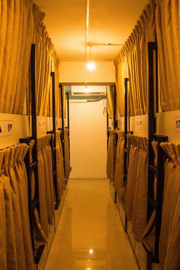 Hotel Bunk Planet Kandy Esterno foto