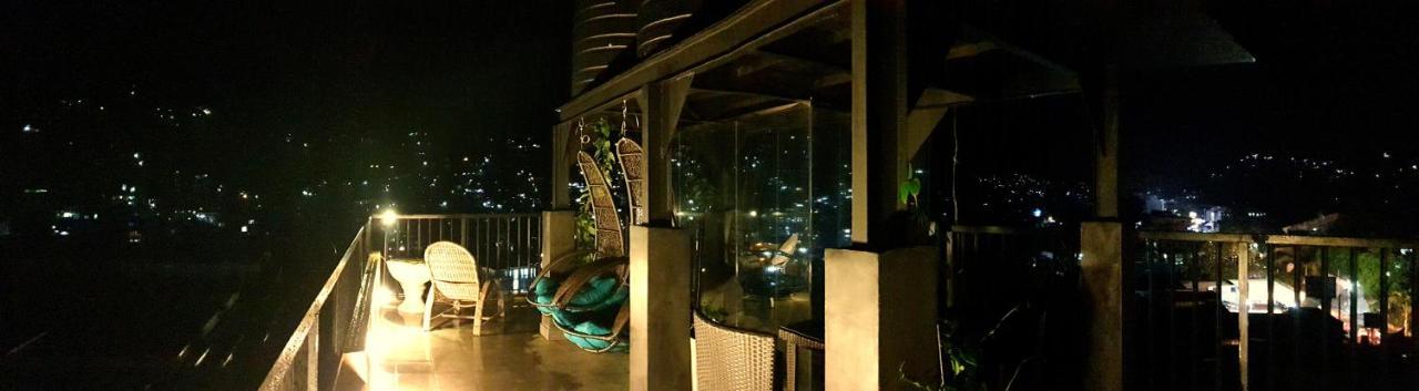 Hotel Bunk Planet Kandy Esterno foto