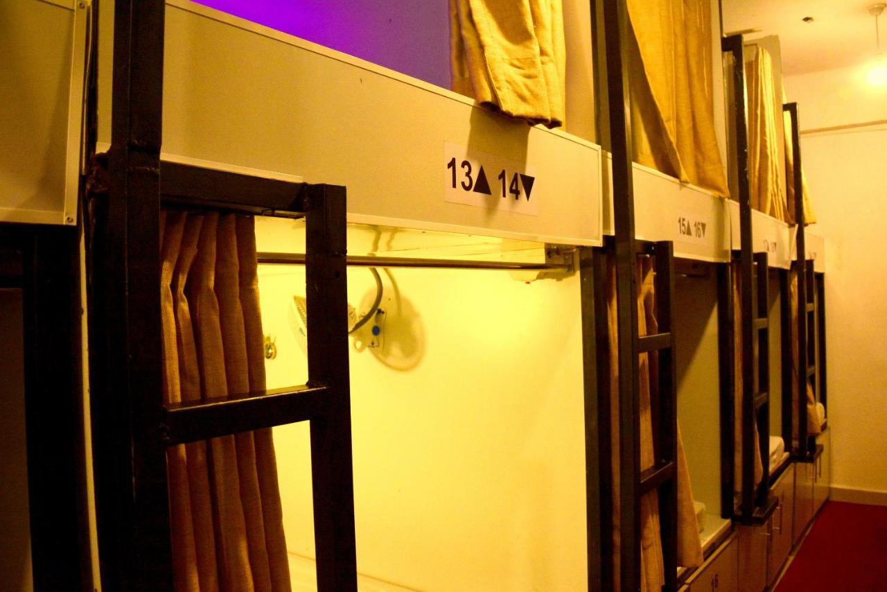 Hotel Bunk Planet Kandy Esterno foto