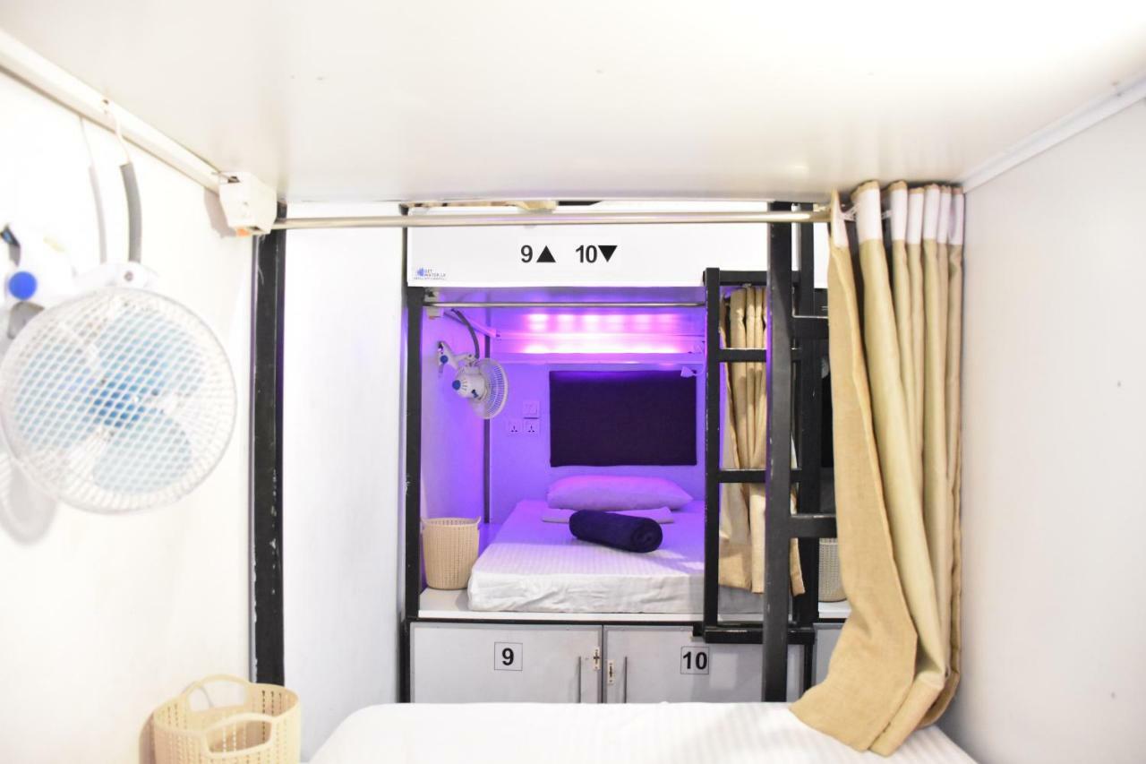 Hotel Bunk Planet Kandy Esterno foto